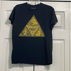 Legend of Zelda Graphic Black T-Shirt Yellow Triforce - Nintendo NYC - Size M